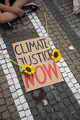 Debt for Climate: Fridays for Future Demo zum G7-Gipfel
