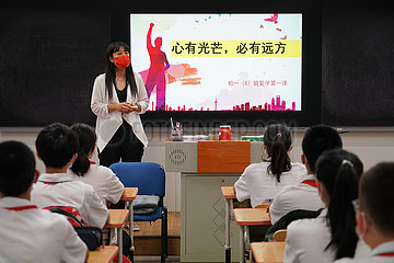 Wiedereröffnung von China-Beijing-School (CN)