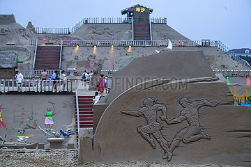 China-Zhejiang-Zhoushan-in-in-Sand-Skulpturenfestiven (CN)