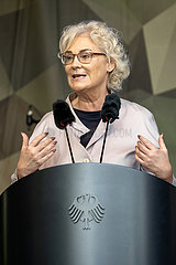Deutschland  Warendorf - Christine Lambrecht  Bundesministerin der Verteidigung (SPD) beim Tag der Bundeswehr