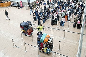 Gepäckbeförderung im Hamburger Flughafen