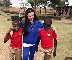 Ruanda-kigali-chinesische Frau-Philanthropie Rwanda-Kigali-Chinesische Frau-Philanthropie