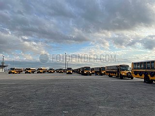 US-Houston-School-Busse-Formation