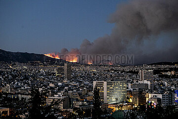 Griechenland-Athen-Wildfeuer