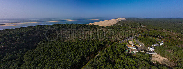 FRANCE. GIRONDE (33) ARCACHON BASIN  AERIAL VIEW OF TESTE DE BUCH  PYLA-SUR-MER  DUNE DU PILAT. FOREST AREA WHICH MOSTLY BURNED DOWN IN THE JULY 2022 FIRES