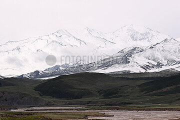 China-Qinghai-Golog-Sommer-Szenen-Snow (CN)