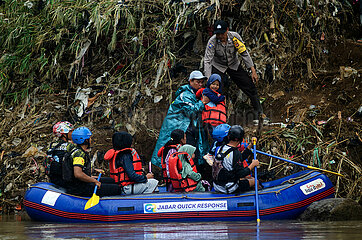 Indonesien-Garut-Flood-Rubber-Bootsfahrt