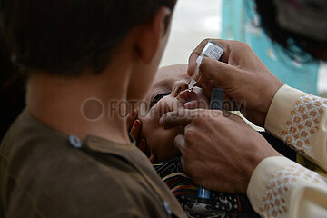 Afghanistan-Kandahar-Polio-Accacination