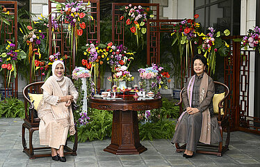 China-Beijing-Peng Liyuan-Indonesien-First Lady-Meeting (CN)
