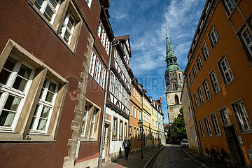 Deutschland  Hannover - Gasse in der Altstadt  hinten die Kreuzkirche im Goldenen Winkel der Altstadt