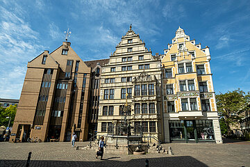 Deutschland  Hannover - Renaissance-Bauten in der Altstadt  links ein Neubau  der die Formen der alten Bauten nachempfindet