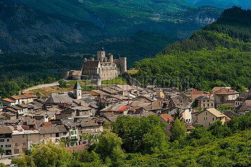 Hauutes -Alpes (05)  Durance Valley  das Dorf Tallard und sein Schloss des XIV -XVI -Jahrhunderts klassifizierten historische Denkmal