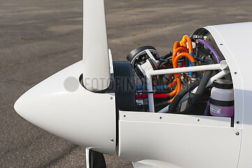 Frankreich  Bas-Rhin (67)  Flughafen Haguenau  neues leichter Flugzeug Elektrische Pipistrel Alphaelektro  bürstenloser Elektromotor von 60 kW