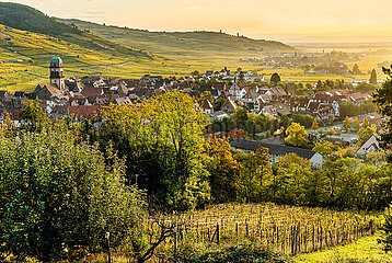 FRANKREICH. ELSASS. Haut-Rhin (68) Route des Vins D'Alsace  Kaysersberg Village