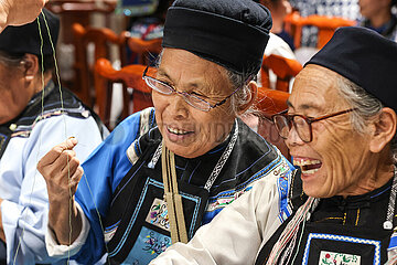 China-Guizhou-Guiyang-Lural Women-Handicraft (CN)