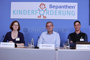 Bundespressekonferenz zum Thema: Hybrid-Pressegespraech: Bepanthen-Kinderfoerderung / Vertrauensstudie Angst vor der Zukunft?