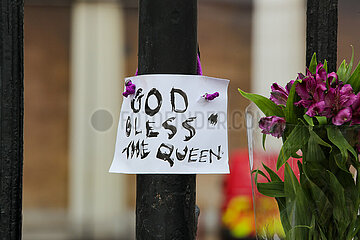 Abschied von Königin Elisabeth II vor Buckingham Palace
