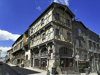 Frankreich. Auvergne. Puy-de-dome (63) Clermont-Ferrand. Clermont-Ferrand. Das Haus der Apotheke  ein halbes Diasentimpantergebäude im alten mittelalterlichen Montferrand