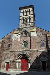 Frankreich. Auvergne Rhone Alpes. Haute Loire (43) Brioude. Eingang zur Basilika des Heiligen Julian
