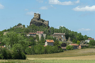 Frankreich. Auvergne Rhone Alpes. Haute Loire (43) Laroche Village und Schloss in der Region Brivadois