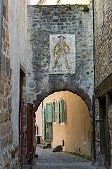 Frankreich. Auvergne. Haute Loire (43) Brioude. Dornpassage. Porträt von Mandrin  der berühmte Schmuggler des 16. Jahrhunderts