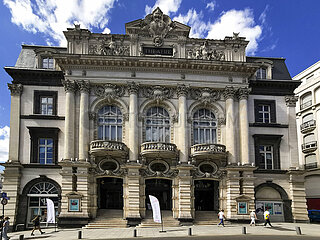 Frankreich. Auvergne. Puy-de-dome (63) Clermont-Ferrand. Clermont-Ferrand. Das zwischen 1891 und 1894 von Jean Teillard erbaute Opera -Fassade -Theater wurde erbaut