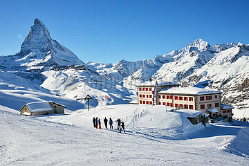 Schweiz. Valais Canton. Zermatt. Die Skigomäne von Zermatt ist 360 km lang und verfügt über 52 Kabelwagen um das Matterhorn.