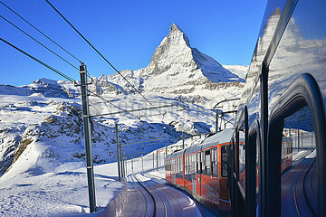 Schweiz. Valais Canton. Zermatt. Seit 1898 verbindet der Gornergratbahn-Zug Zermatt mit dem Gipfel des Gornergrat und seinem Hotelbeobachter.