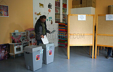 CZECH REPUBLIC-PRAGUE-MUNICIPAL ELECTIONS-SENATE ELECTIONS-VOTING