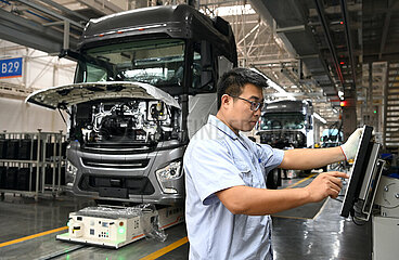 CHINA-SHAANXI-AUTOMOBILE GROUP-HEAVY TRUCKS-PRODUCTION (CN)