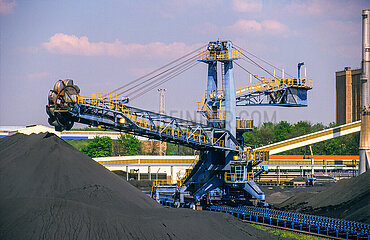 Frankreich  Moselle (57)  Saint Avold  Emile Huchet  Kohlekraftwerk  Eimerrad zum Aufbewahren und Entfernen von Kohle