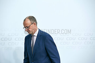 Berlin  Deutschland - Friedrich Merz nach der Pressekonferenz zum Ergebnis der Landtagswahl in Niedersachsen.