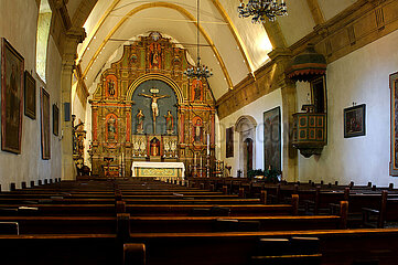 VEREINIGTE STAATEN VON AMERIKA. Kalifornien. Karmel. Die Mission San Carlos Borromeo wurde am 3. Juni 1770 von Pater Junipero Serra gebaut. Es ist die zweite Mission  die von den Franziskanern in Kalifornien erbaut wurde. Hier die Kirche.