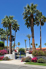 USA. California. Palm Springs. Nice hoouse of main street.