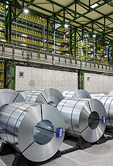 ThyssenKrupp Steel  Stahlcoils in der FBA10 Feuerbeschichtungsanlage 10  Dortmund  Nordrhein-Westfalen  Deutschland