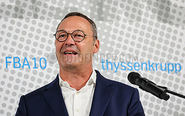 ThyssenKrupp Steel  Bernhard Osburg  Vorstandsvorsitzender thyssenkrupp Steel  Eroeffnung  Feuerbeschichtungsanlage 10  Dortmund  Nordrhein-Westfalen  Deutschland