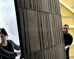 FRANCE. AVEYRON (12) RODEZ  MUSEUM SOULAGES. ARRIVAL OF WORKS SOULAGES IN SHOWROOM. THE APRIL 11  2014