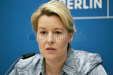Berlin  Deutschland - Franziska Giffey  die Regierende Buergermeisterin von Berlin bei einer Senatspressekonferenz.