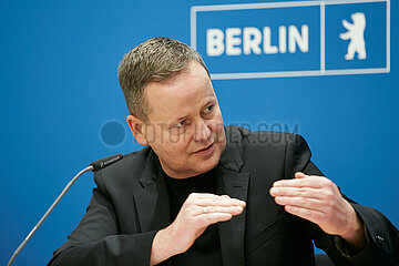 Berlin  Deutschland - Klaus Lederer zur Senatspressekonferenz.