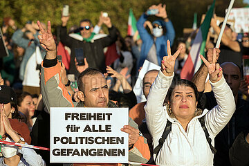 22.10.2022  Berlin  Deutschland - Demonstration unter dem Motto: Solidaritaet mit den Protestierenden im Iran