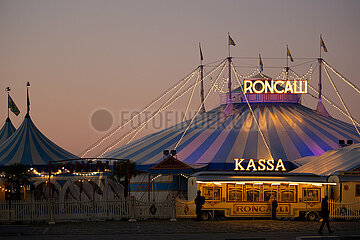 Deutschland  Bremen - Circus Roncalli waehrend einer Vorstellung