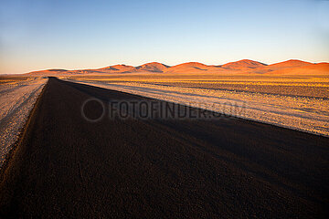 NAMIBIA. Namib-Naukluft National Park  on the way to Sossusvlei