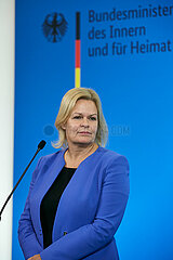 Berlin  Deutschland - Bundesinnenministerin Nancy Faeser bei einer Pressekonferenz im Ministerium.