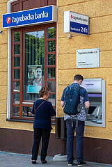 Kroatien  Marija Bistrica - Geldautomat der Zagrebacka Banka  Hauptsitz in Zagreb und Mitglied der italienischen Bankengruppe UniCredit