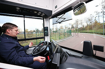 Frankreich-Paris-selbst-Fahrer-Busvorbereitungen