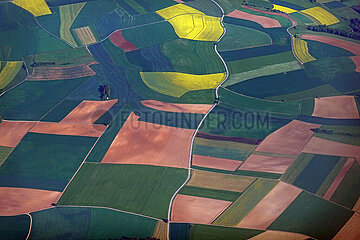 Zuerich  Schweiz  Luftbild: Felder und Aecker