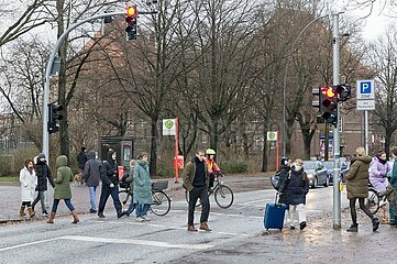 Fuß- und Radverkehr wird an der Kreuzung Kaiser-Friedrich-Ufer/Bundesstraße bevorzugt