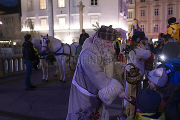 Slowenien-Ljubljana-Engrandpa Frost-Prozession