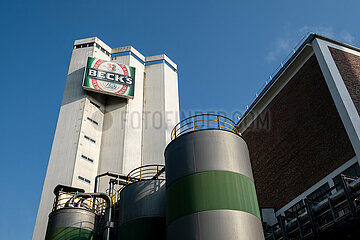 Deutschland  Bremen - Brauerei Beck GmbH & Co. KG  Teil des Konzerns Anheuser-Busch InBev  Becks-Logo an der Brauerei