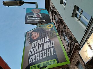 Wahlplakate zur Wiederholung der Berliner Abgeordnetenhauswahl am 12.02.2023